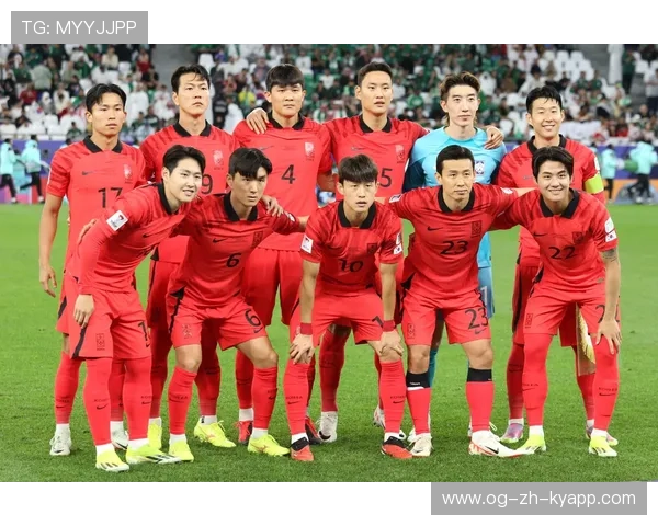 亚洲俱乐部杯赛场进入白热化，球迷热情高涨，亚洲足球联赛小组赛激战正酣